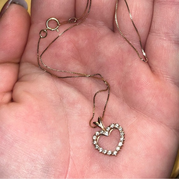 Gold diamond Heart Pendant Necklace - Picture 2 of 2